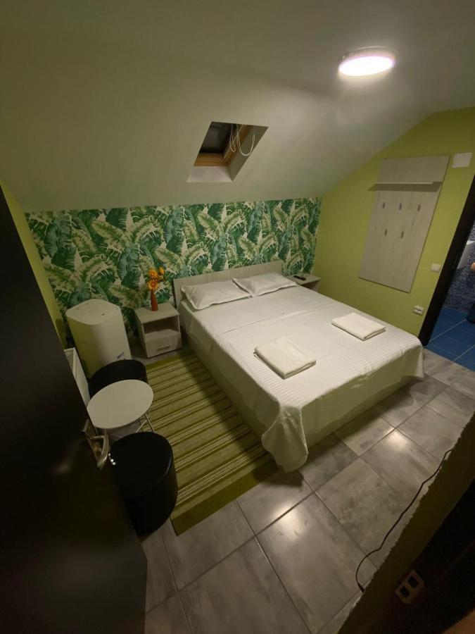 Vila Amalia Muntii Macinului Экстерьер фото